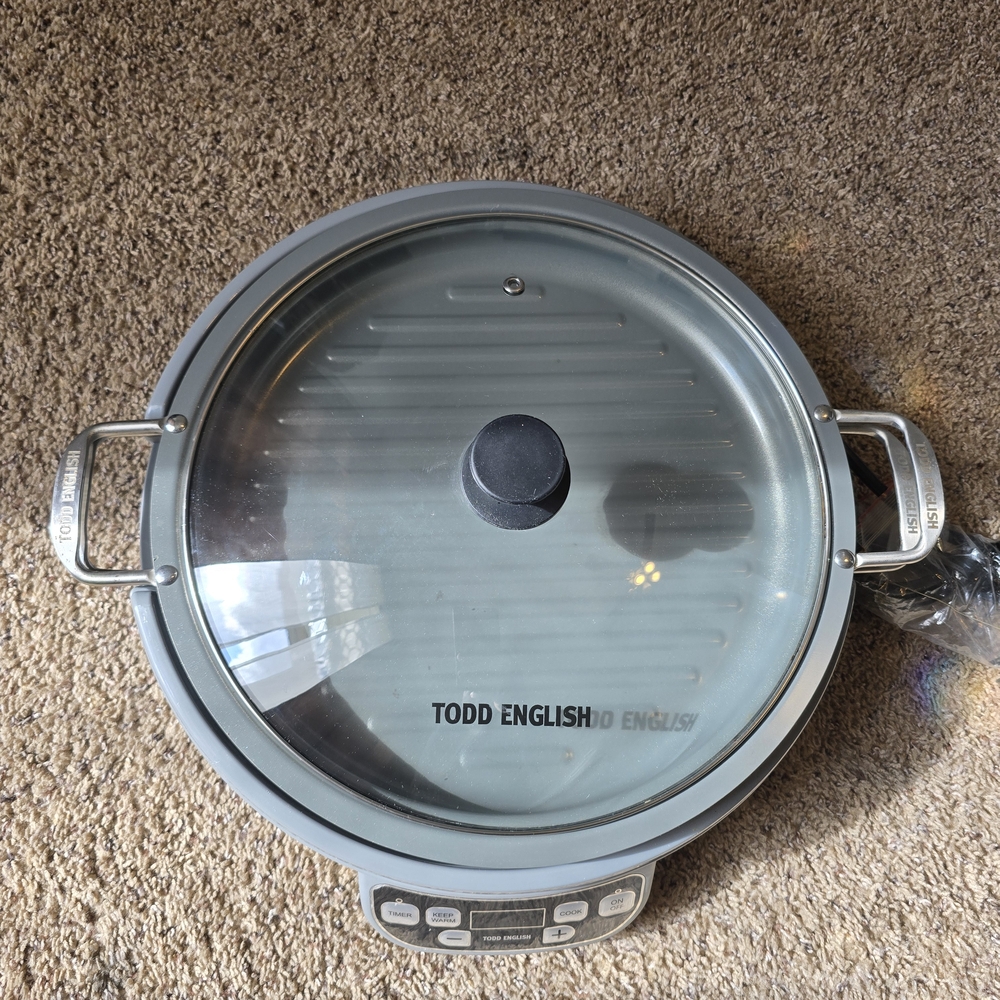 Gray Electric Skillet with Glass Lid
